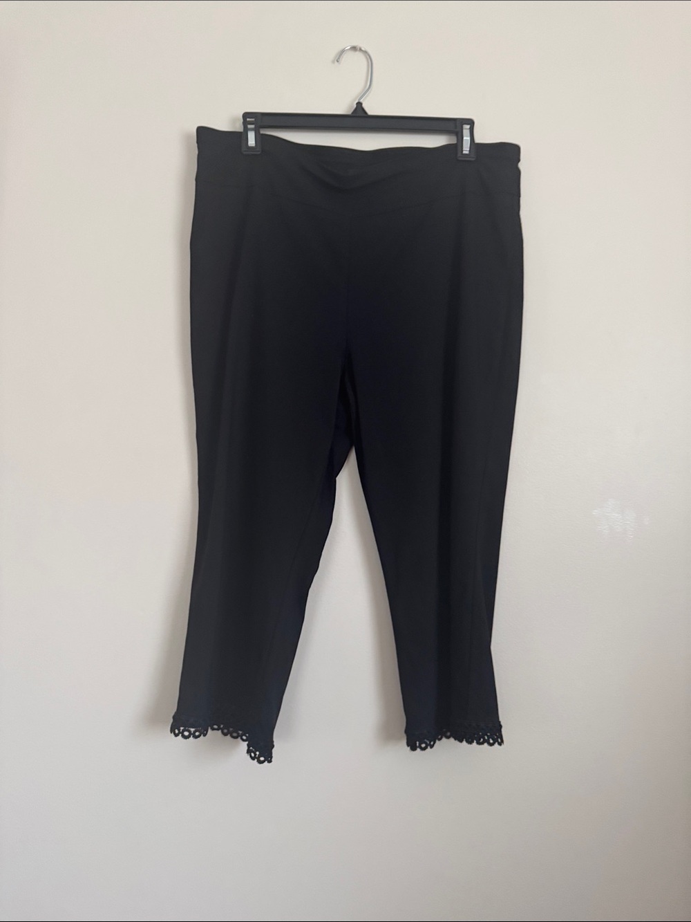Black Cropped Leggings with Lace Hem - Picture 1 of 5